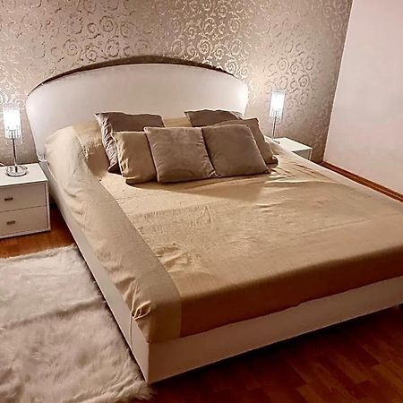 Cozy Apartment Near Hockey & Football Arena Bratislava Eksteriør bilde