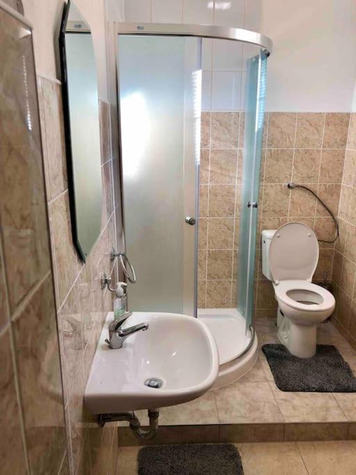 Cozy Apartment Near Hockey & Football Arena Bratislava Eksteriør bilde