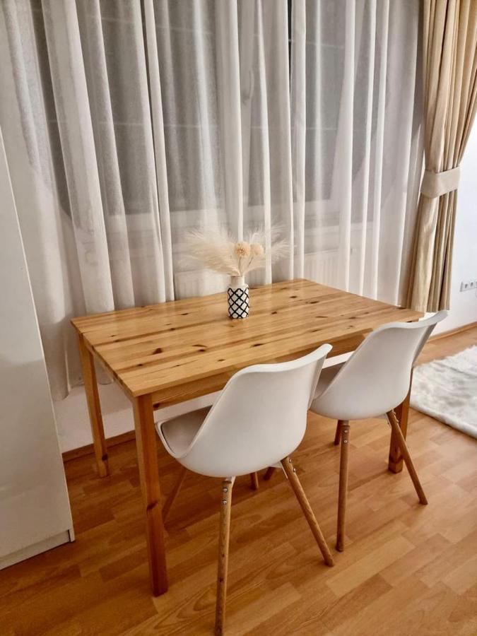 Cozy Apartment Near Hockey & Football Arena Bratislava Eksteriør bilde